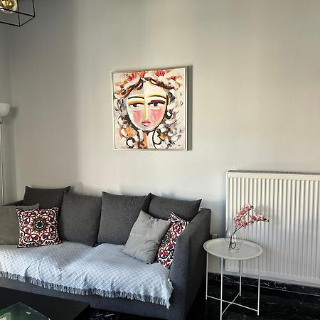 Beautiful Apartment Next To Metro Station Athena Bagian luar foto