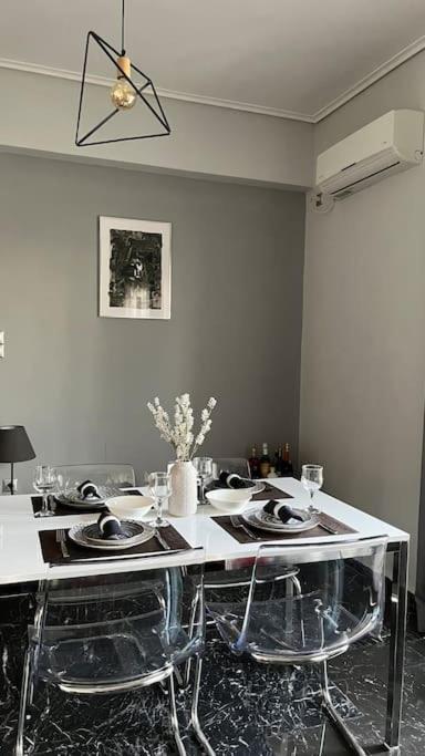 Beautiful Apartment Next To Metro Station Athena Bagian luar foto