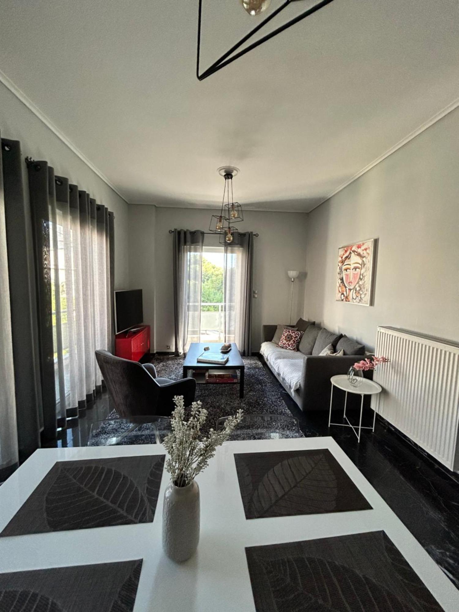 Beautiful Apartment Next To Metro Station Athena Bagian luar foto