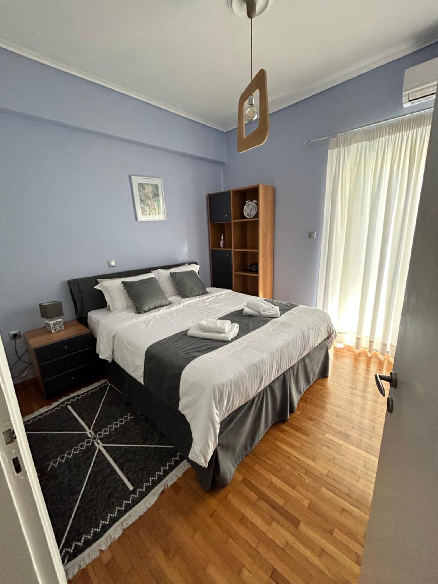 Beautiful Apartment Next To Metro Station Athena Bagian luar foto