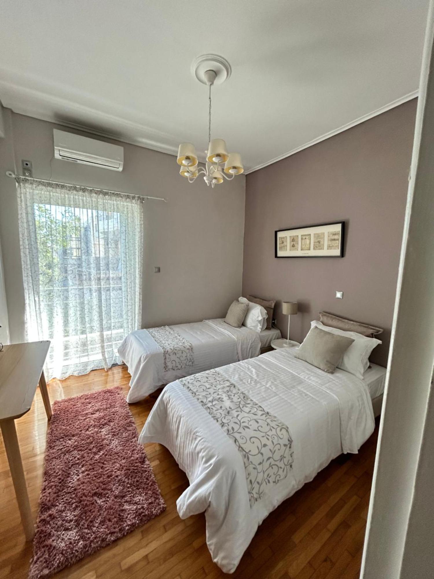Beautiful Apartment Next To Metro Station Athena Bagian luar foto